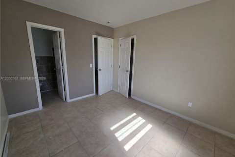 Villa ou maison à louer à Hallandale Beach, Floride: 1 chambre, 128.76 m2 № 2193517 - photo 13
