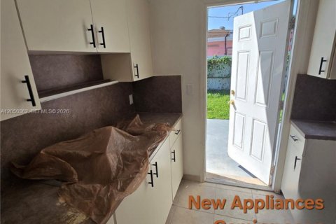 Villa ou maison à louer à Hallandale Beach, Floride: 1 chambre, 128.76 m2 № 2193517 - photo 8