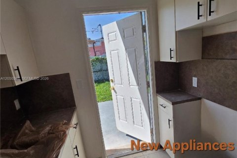 Villa ou maison à louer à Hallandale Beach, Floride: 1 chambre, 128.76 m2 № 2193517 - photo 9
