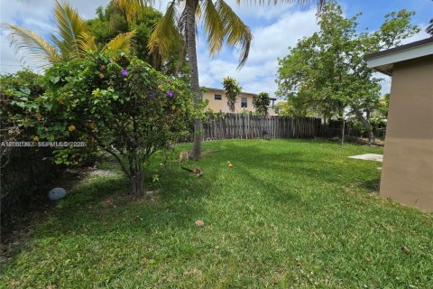 Villa ou maison à louer à Hallandale Beach, Floride: 1 chambre, 128.76 m2 № 2193517 - photo 14