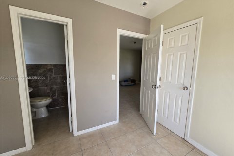 Villa ou maison à louer à Hallandale Beach, Floride: 1 chambre, 128.76 m2 № 2193517 - photo 3