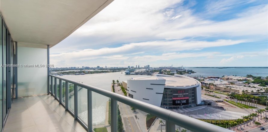 Condominio en Miami, Florida, 1 dormitorio № 1688899