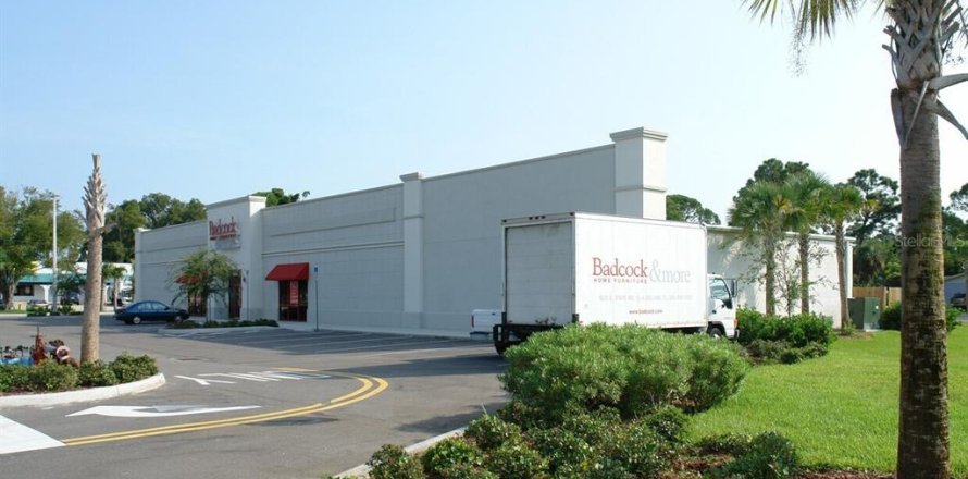 Commercial property in Edgewater, Florida 1254.18 sq.m. № 2222433