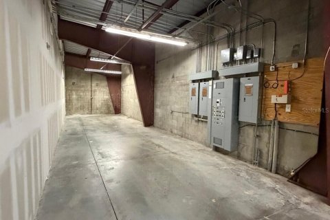 Commercial property in Edgewater, Florida 1254.18 sq.m. № 2222433 - photo 18