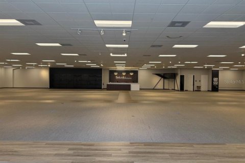Commercial property in Edgewater, Florida 1254.18 sq.m. № 2222433 - photo 10