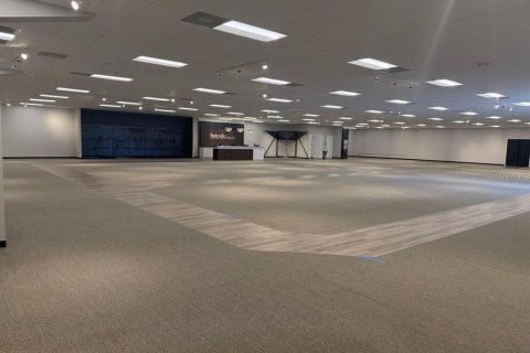 Commercial property in Edgewater, Florida 1254.18 sq.m. № 2222433 - photo 13