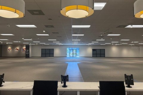 Commercial property in Edgewater, Florida 1254.18 sq.m. № 2222433 - photo 6