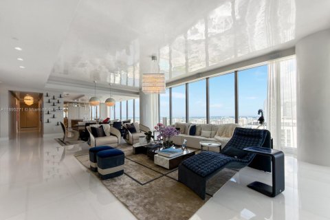 Condominio en venta en Sunny Isles Beach, Florida, 4 dormitorios, 373.56 m2 № 1948969 - foto 22