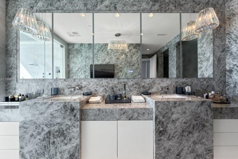 Condominio en venta en Sunny Isles Beach, Florida, 4 dormitorios, 373.56 m2 № 1948969 - foto 20