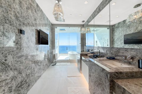 Condominio en venta en Sunny Isles Beach, Florida, 4 dormitorios, 373.56 m2 № 1948969 - foto 18