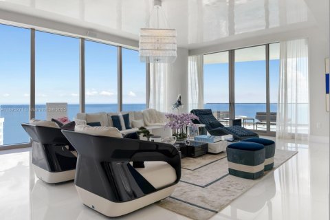 Condominio en venta en Sunny Isles Beach, Florida, 4 dormitorios, 373.56 m2 № 1948969 - foto 4