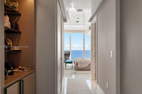 Condominio en venta en Sunny Isles Beach, Florida, 4 dormitorios, 373.56 m2 № 1948969 - foto 26