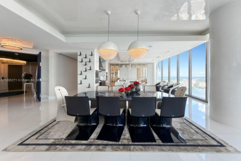 Condominio en venta en Sunny Isles Beach, Florida, 4 dormitorios, 373.56 m2 № 1948969 - foto 7