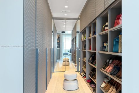 Condominio en venta en Sunny Isles Beach, Florida, 4 dormitorios, 373.56 m2 № 1948969 - foto 28