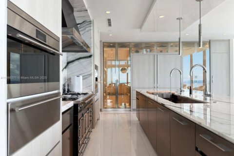 Condominio en venta en Sunny Isles Beach, Florida, 4 dormitorios, 373.56 m2 № 1948969 - foto 13