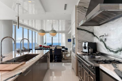 Condominio en venta en Sunny Isles Beach, Florida, 4 dormitorios, 373.56 m2 № 1948969 - foto 12
