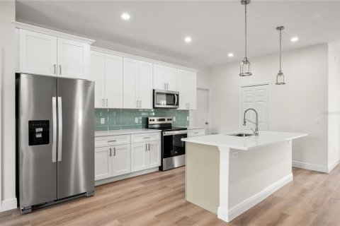 Casa en venta en Osteen, Florida, 3 dormitorios, 137.77 m2 № 2215133 - foto 9