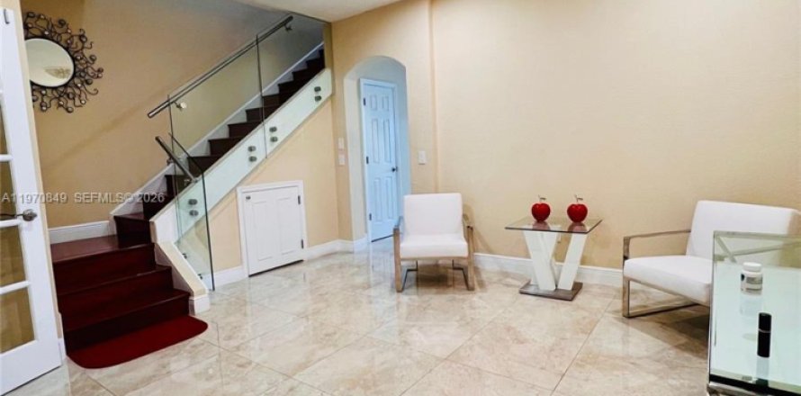 Кондоминиум с 3 спальнями в Мирамар, Флорида № 2032705