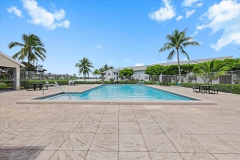 Condo in Homestead, Florida, 3 bedrooms № 2243316 - photo 25