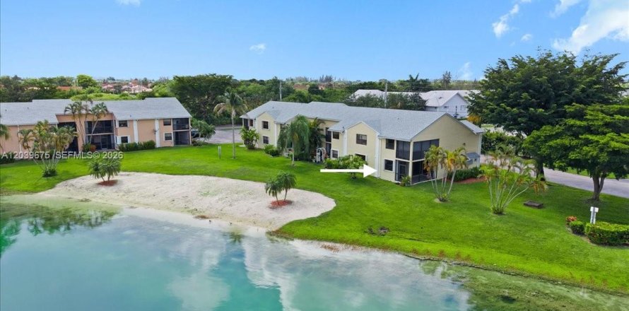 Condo in Homestead, Florida, 3 bedrooms № 2243316