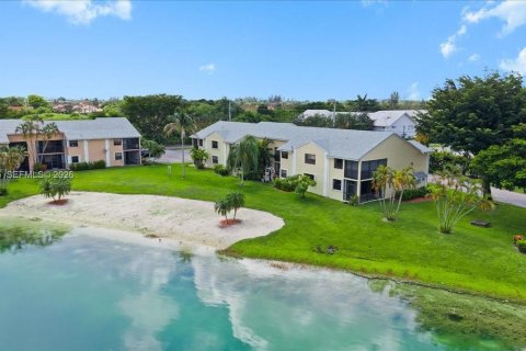 Condo in Homestead, Florida, 3 bedrooms № 2243316 - photo 30