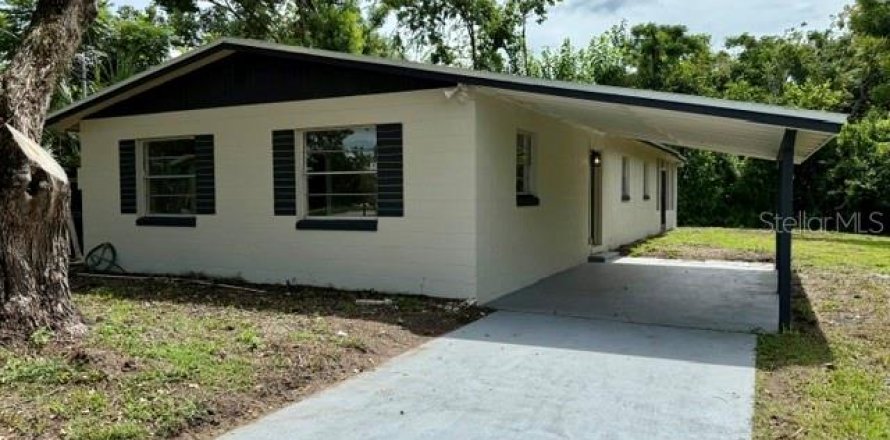 House in Sanford, Florida 2 bedrooms, 114.27 sq.m. № 1829469