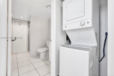 House in Boca Raton, Florida 3 bedrooms, 118.54 sq.m. № 2180451 - photo 21