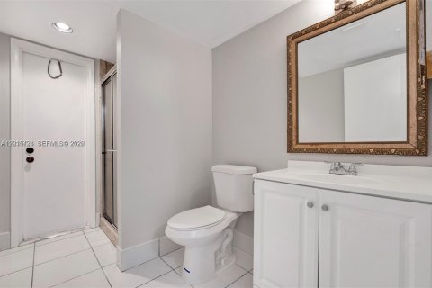 House in Boca Raton, Florida 3 bedrooms, 118.54 sq.m. № 2180451 - photo 22