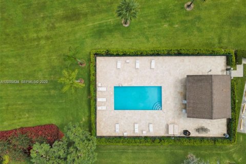 House in Boca Raton, Florida 3 bedrooms, 118.54 sq.m. № 2180451 - photo 26