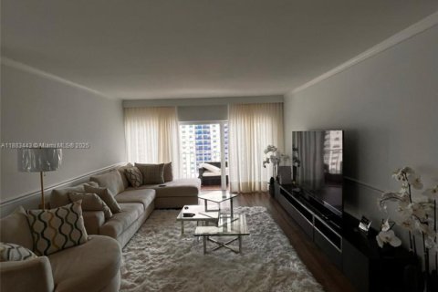 Copropriété à louer à Sunny Isles Beach, Floride: 2 chambres, 125.42 m2 № 1978296 - photo 9