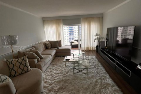 Copropriété à louer à Sunny Isles Beach, Floride: 2 chambres, 125.42 m2 № 1978296 - photo 10