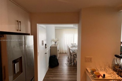 Copropriété à louer à Sunny Isles Beach, Floride: 2 chambres, 125.42 m2 № 1978296 - photo 4