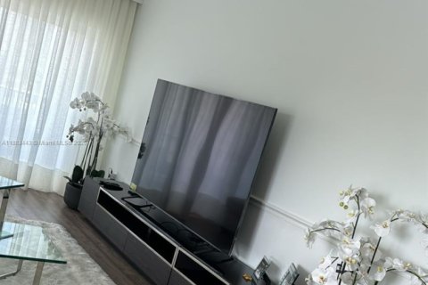 Copropriété à louer à Sunny Isles Beach, Floride: 2 chambres, 125.42 m2 № 1978296 - photo 11