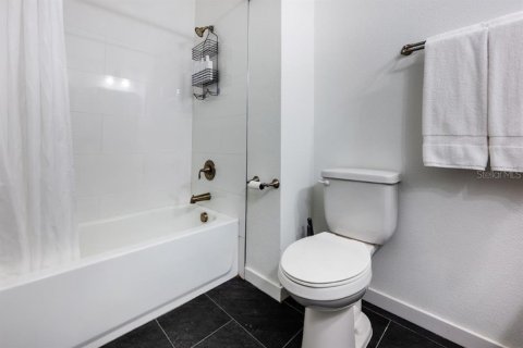 Villa ou maison à vendre à Tampa, Floride: 4 chambres, 177.44 m2 № 2419232 - photo 24