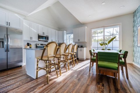 Villa ou maison à vendre à Tampa, Floride: 4 chambres, 177.44 m2 № 2419232 - photo 5