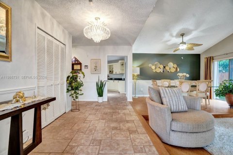 Купить виллу или дом в Плантация, Флорида 4 спальни, 212.19м2, № 2049166 - фото 9