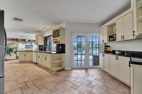 Купить виллу или дом в Плантация, Флорида 4 спальни, 212.19м2, № 2049166 - фото 15