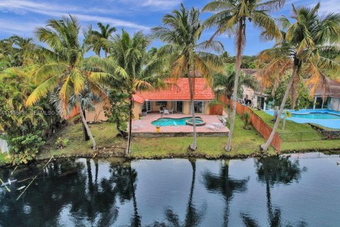 Купить виллу или дом в Плантация, Флорида 4 спальни, 212.19м2, № 2049166 - фото 5