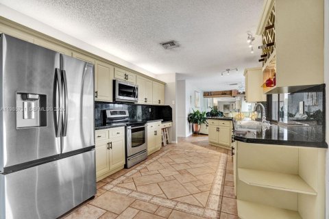 Купить виллу или дом в Плантация, Флорида 4 спальни, 212.19м2, № 2049166 - фото 17