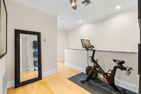 Townhouse in Saint Petersburg, Florida 3 bedrooms, 189.89 sq.m. № 2151497 - photo 26