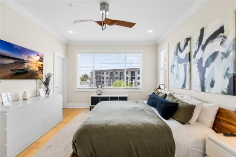 Townhouse in Saint Petersburg, Florida 3 bedrooms, 189.89 sq.m. № 2151497 - photo 22
