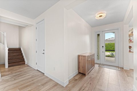 House in Delray Beach, Florida 5 bedrooms, 264.59 sq.m. № 2401227 - photo 6
