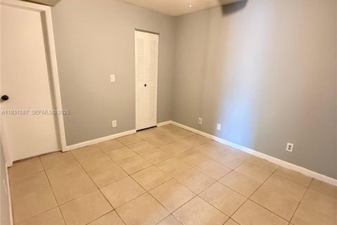 Condominio en alquiler en Coral Springs, Florida, 2 dormitorios, 78.97 m2 № 1990154 - foto 4