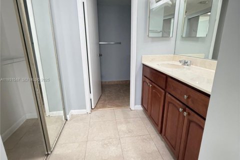 Condominio en alquiler en Coral Springs, Florida, 2 dormitorios, 78.97 m2 № 1990154 - foto 14