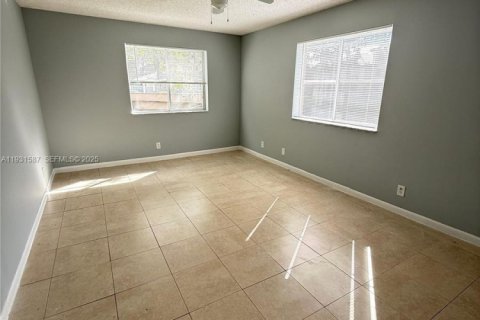 Condominio en alquiler en Coral Springs, Florida, 2 dormitorios, 78.97 m2 № 1990154 - foto 6