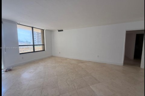 Copropriété à vendre à Bal Harbour, Floride: 2 chambres, 140.65 m2 № 1954587 - photo 3