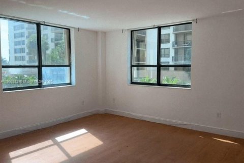 Copropriété à vendre à Bal Harbour, Floride: 2 chambres, 140.65 m2 № 1954587 - photo 2