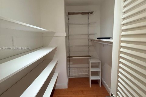 Copropriété à vendre à Bal Harbour, Floride: 2 chambres, 140.65 m2 № 1954587 - photo 20