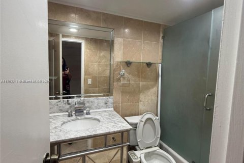 Copropriété à vendre à Bal Harbour, Floride: 2 chambres, 140.65 m2 № 1954587 - photo 22