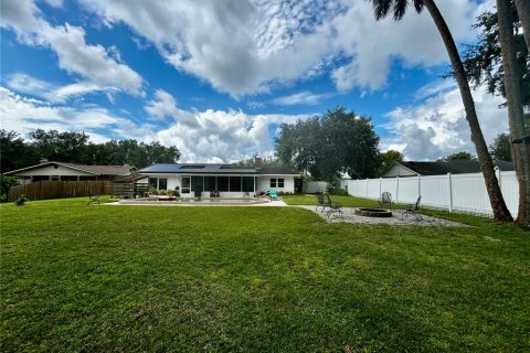 House in DeLand, Florida 3 bedrooms, 204.76 sq.m. № 2141076 - photo 6